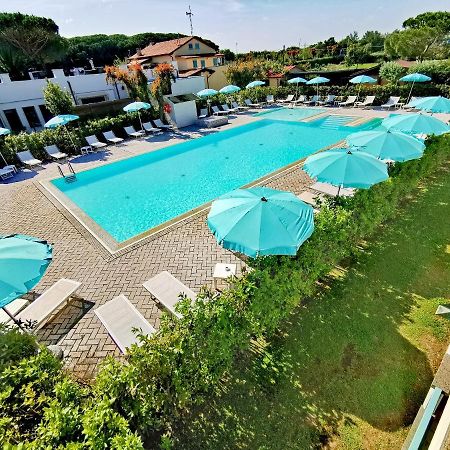 Apartments In Residence In Vada With Swimming Pool 450 Meters From The Sea Extérieur photo